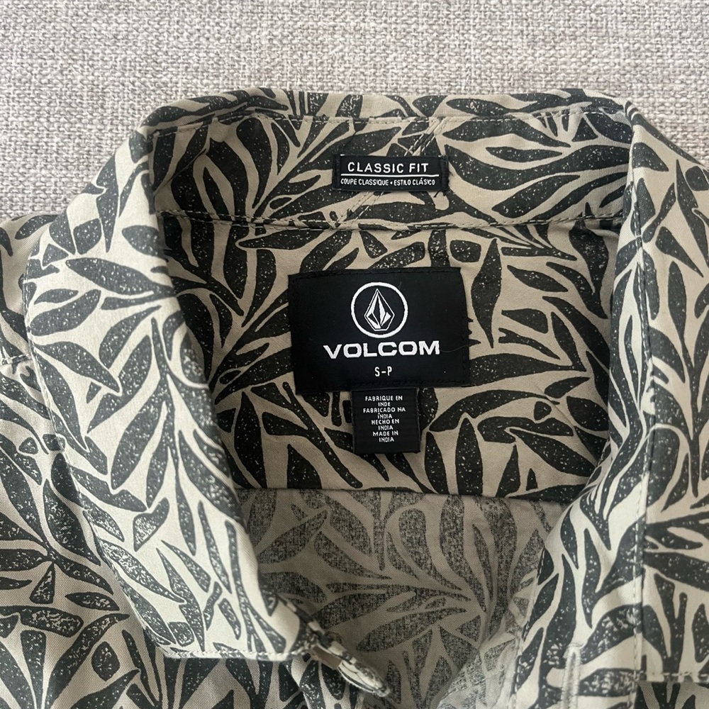 Volcom Black and Cream Casual Button Down Shirt